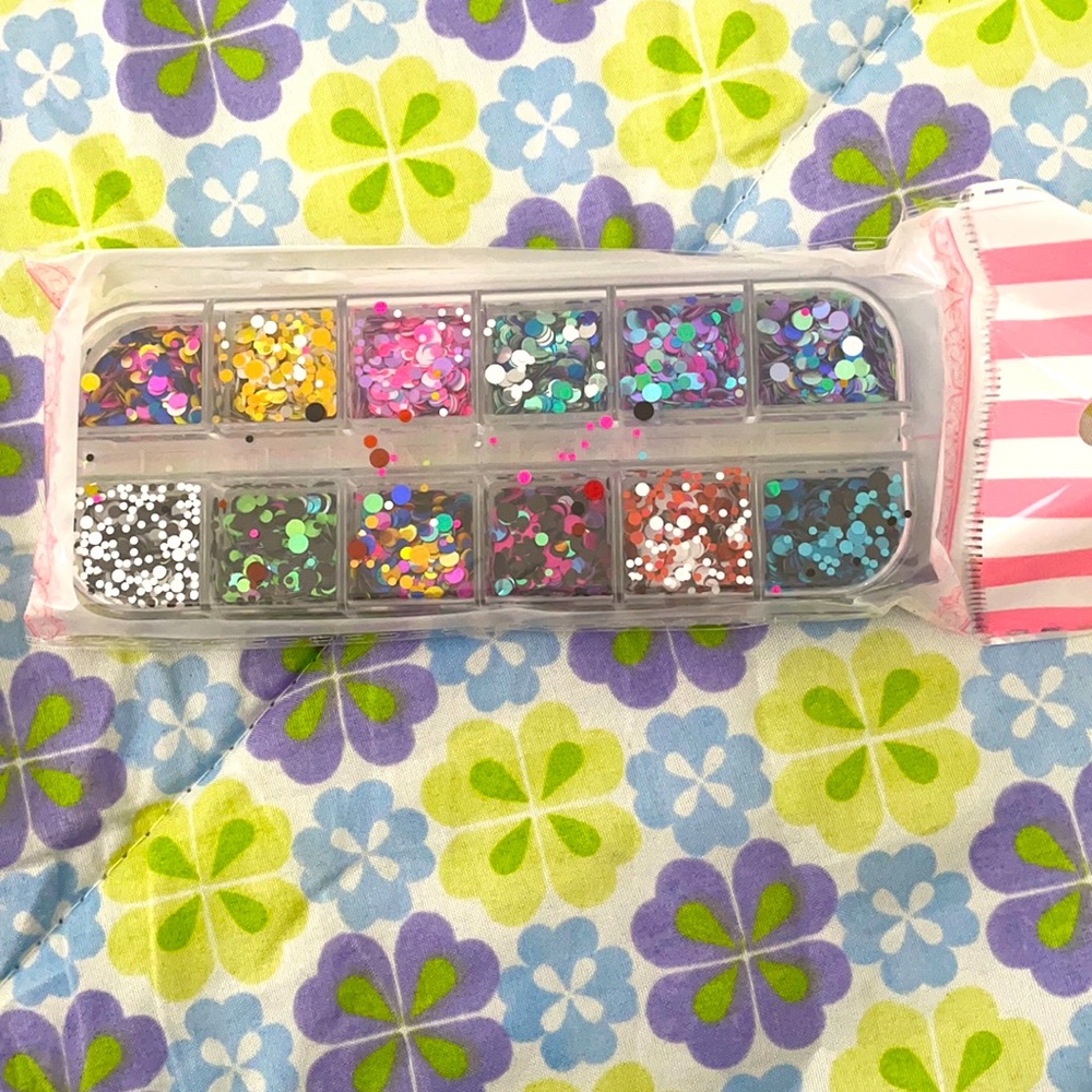 Case of 12 glitters